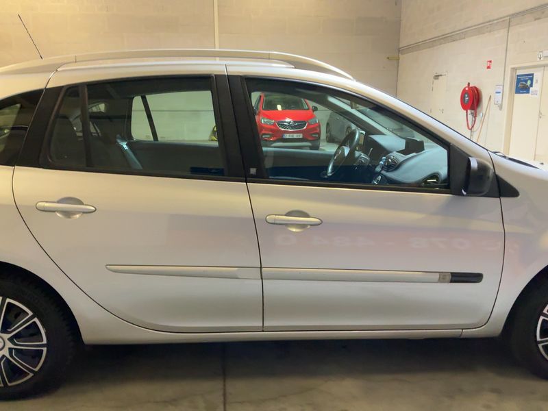 Renault Clio 1.2 Night & Day 2011 – снимка 10