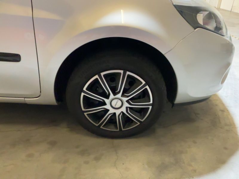 Renault Clio 1.2 Night & Day 2011 – снимка 11
