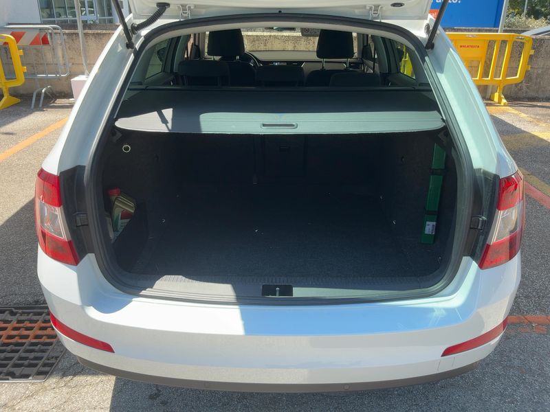 Skoda Octavia 2.0 TDI Executive 2016 – снимка 15
