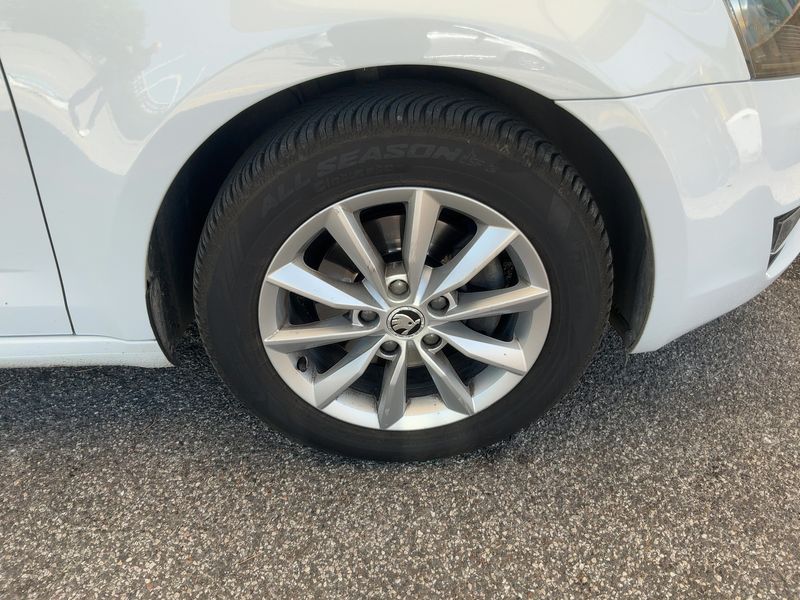 Skoda Octavia 2.0 TDI Executive 2016 – снимка 11