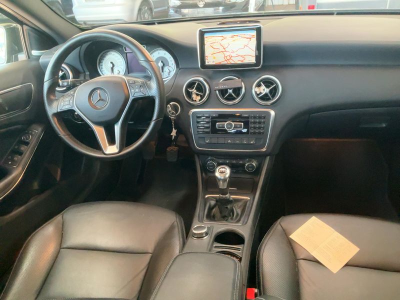 Mercedes-Benz A-Klasse A 200 BlueEfficiency Urban 2012 – снимка 17