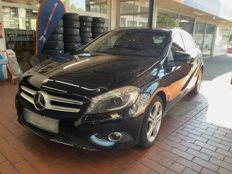 Mercedes-Benz A-Klasse A 200 BlueEfficiency Urban 2012 – снимка 1