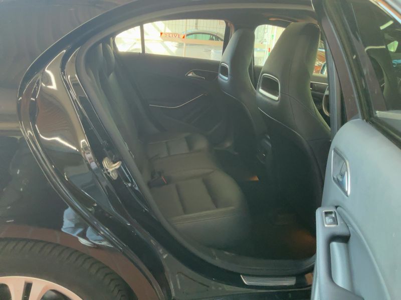 Mercedes-Benz A-Klasse A 200 BlueEfficiency Urban 2012 – снимка 19