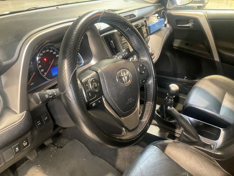 Toyota RAV 4 2.2 D-4D Life 2013 – снимка 29