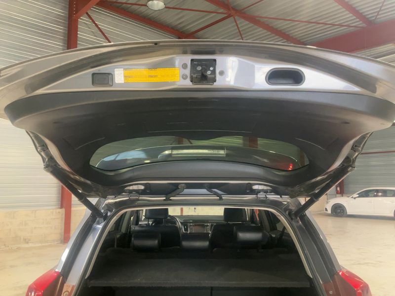 Toyota RAV 4 2.2 D-4D Life 2013 – снимка 15