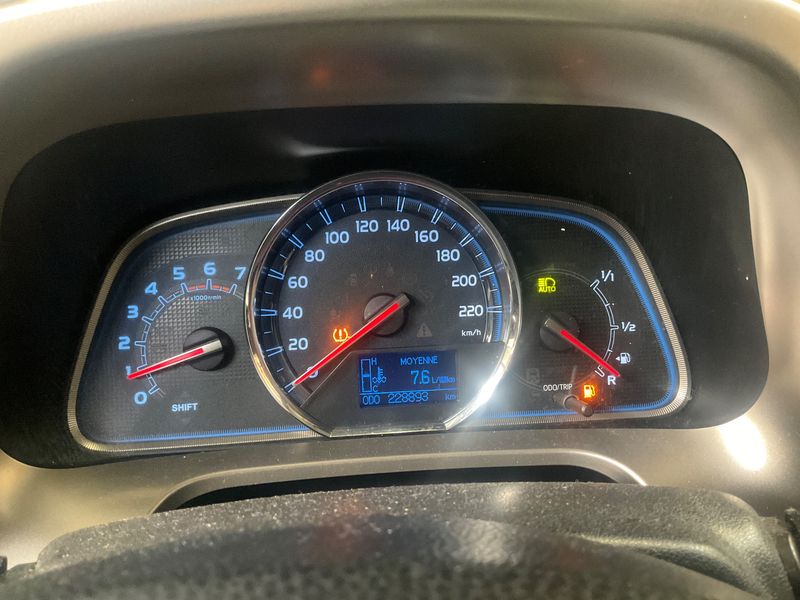 Toyota RAV 4 2.2 D-4D Life 2013 – снимка 18