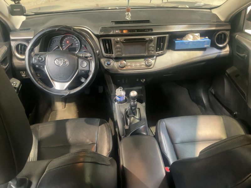 Toyota RAV 4 2.2 D-4D Life 2013 – снимка 17