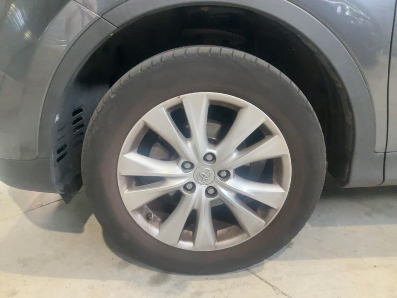 Toyota RAV 4 2.2 D-4D Life 2013 – снимка 3