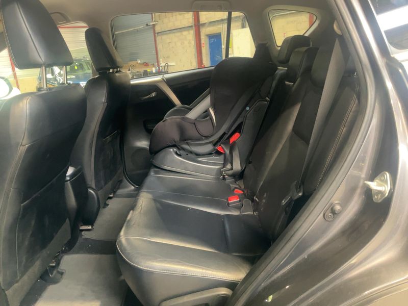 Toyota RAV 4 2.2 D-4D Life 2013 – снимка 19