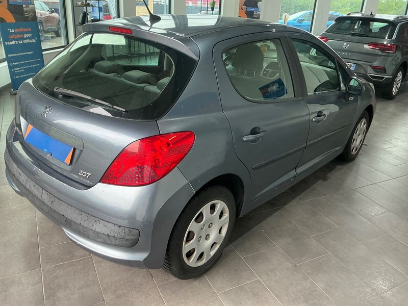 Peugeot 207 1.4 HDi Exécutive 2006 – снимка 2