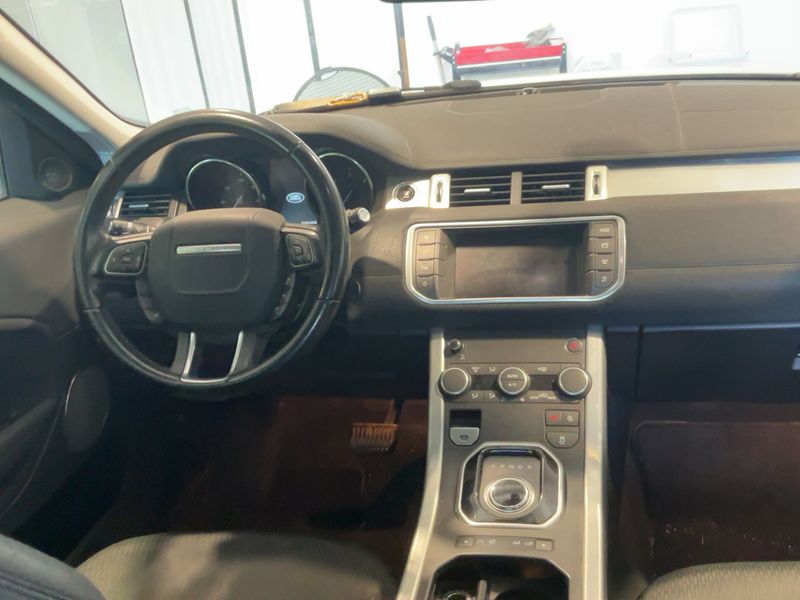 Land Rover Evoque 2.0 Td4 Pure 2017 – снимка 17