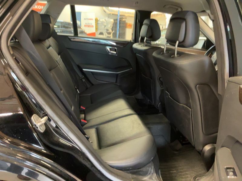Mercedes-Benz E-Klasse E 200 CDI T BlueEfficiency 2010 – снимка 19