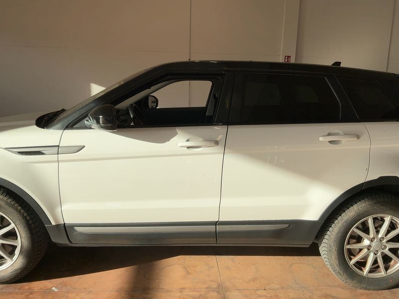 Land Rover Evoque 2.0 Td4 Pure 2016 – снимка 4