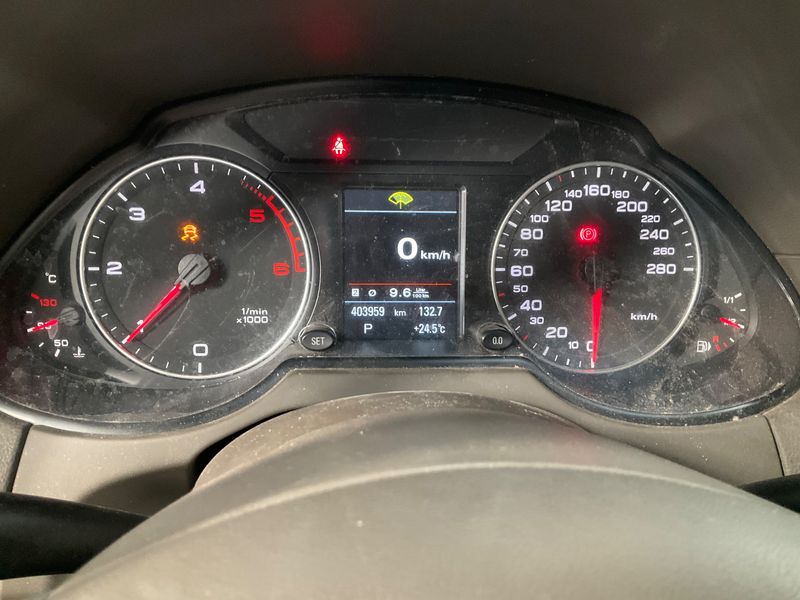 Audi Q5 2.0 TDI quattro 2010 – снимка 18