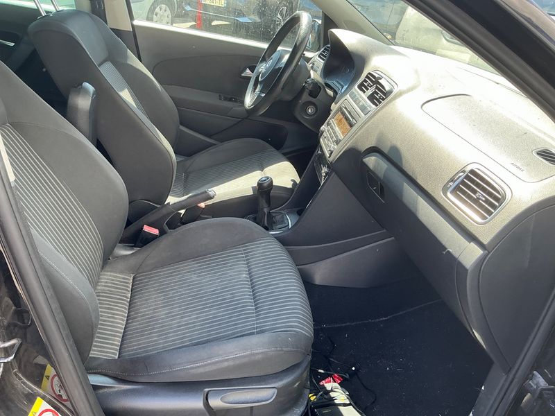 Volkswagen Polo 1.6 TDI Sportline 2010 – снимка 3