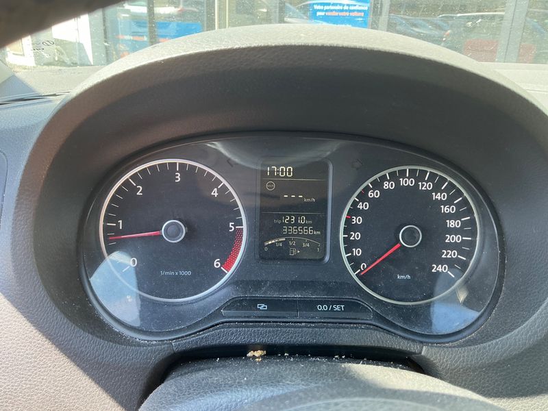 Volkswagen Polo 1.6 TDI Sportline 2010 – снимка 4