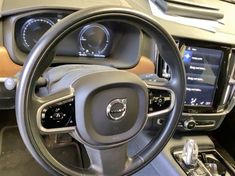 Volvo V90 2.0 T8 Plug-in Hybrid Inscription AWD 2019 – снимка 18