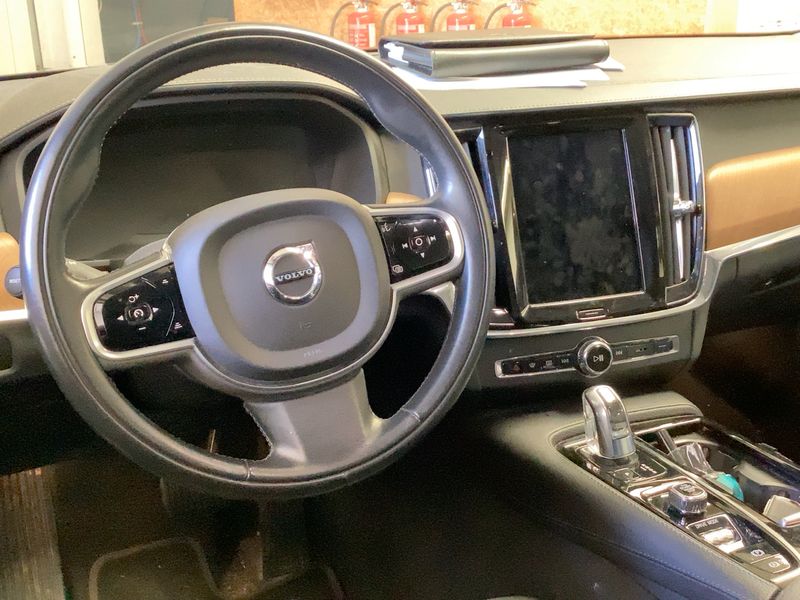 Volvo V90 2.0 T8 Plug-in Hybrid Inscription AWD 2019 – снимка 17