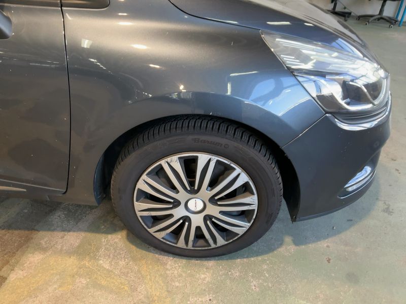 Renault Clio 0.9 Intens 2018 – снимка 11