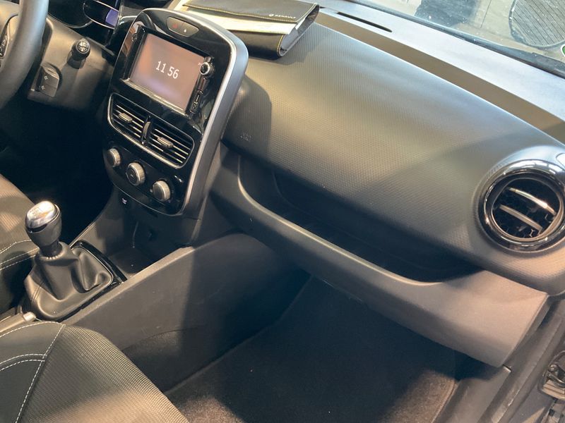 Renault Clio 0.9 Intens 2018 – снимка 23