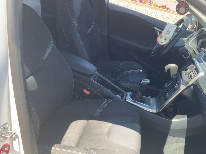Volvo V40 2.0 D2 Kinetic 2016 – снимка 16