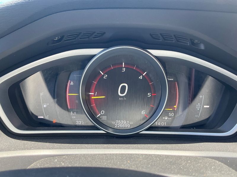 Volvo V40 2.0 D2 Kinetic 2016 – снимка 18