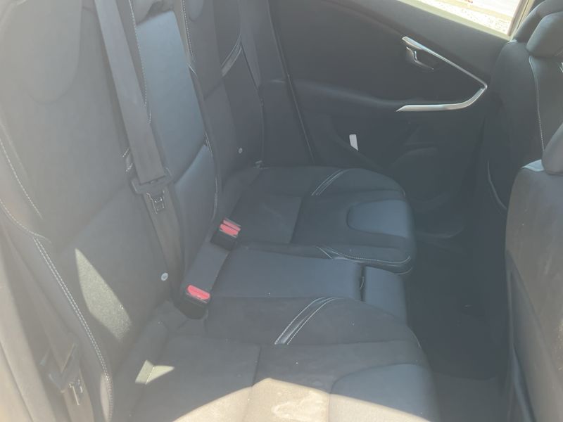 Volvo V40 2.0 D2 Kinetic 2016 – снимка 19