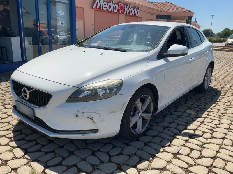 Volvo V40 2.0 D2 Kinetic 2016 – снимка 1