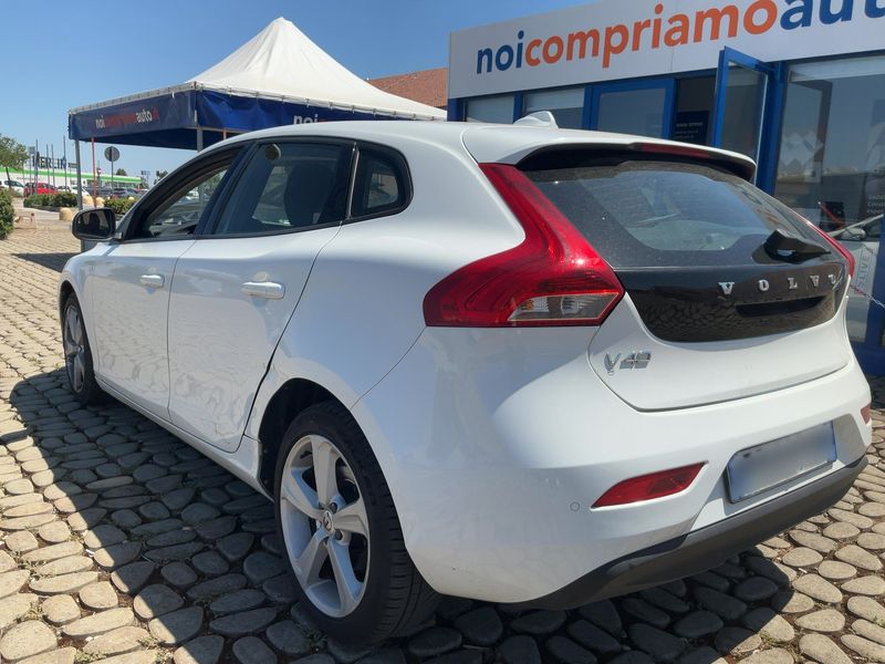 Volvo V40 2.0 D2 Kinetic 2016 – снимка 6