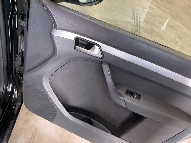 Volkswagen Touran 1.4 TSI Cup 2014 – снимка 32