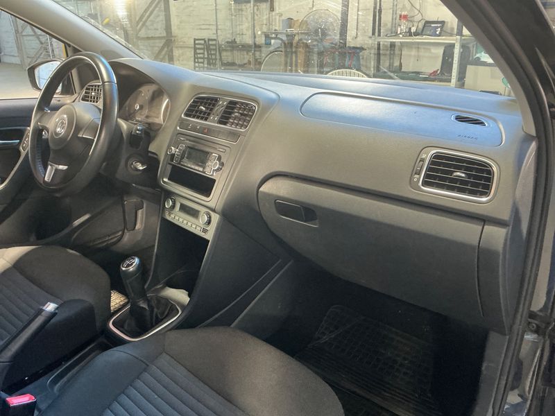 Volkswagen Polo 1.2 TSI Comfortline 2013 – снимка 29
