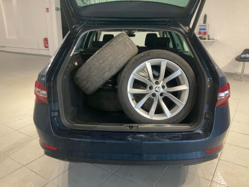 Skoda Superb 2.0 TDI Style 4x4 2016 – снимка 16