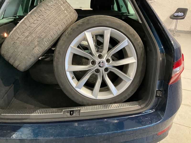Skoda Superb 2.0 TDI Style 4x4 2016 – снимка 15