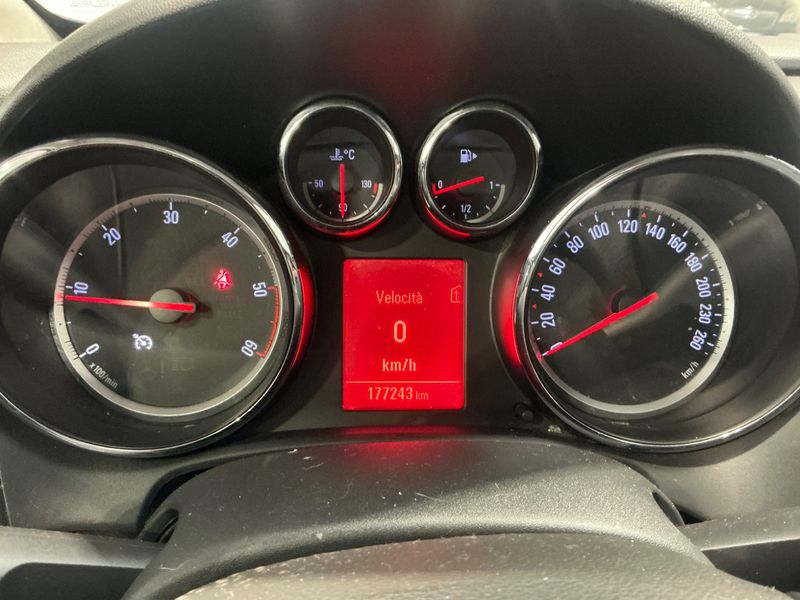Opel Astra 1.7 CDTI Edition 2012 – снимка 4