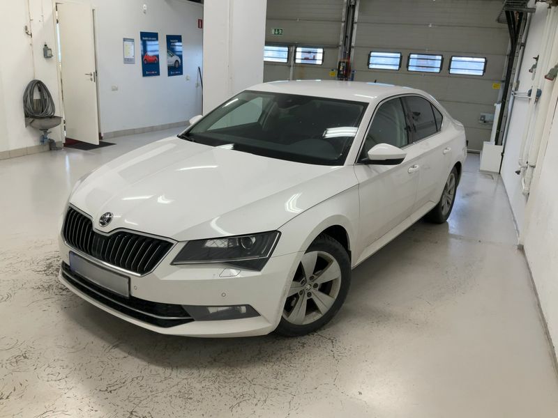 Skoda Superb 2.0 TDI Style 4x4 2016 – снимка 2