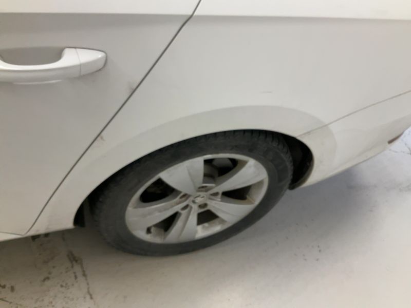 Skoda Superb 2.0 TDI Style 4x4 2016 – снимка 5