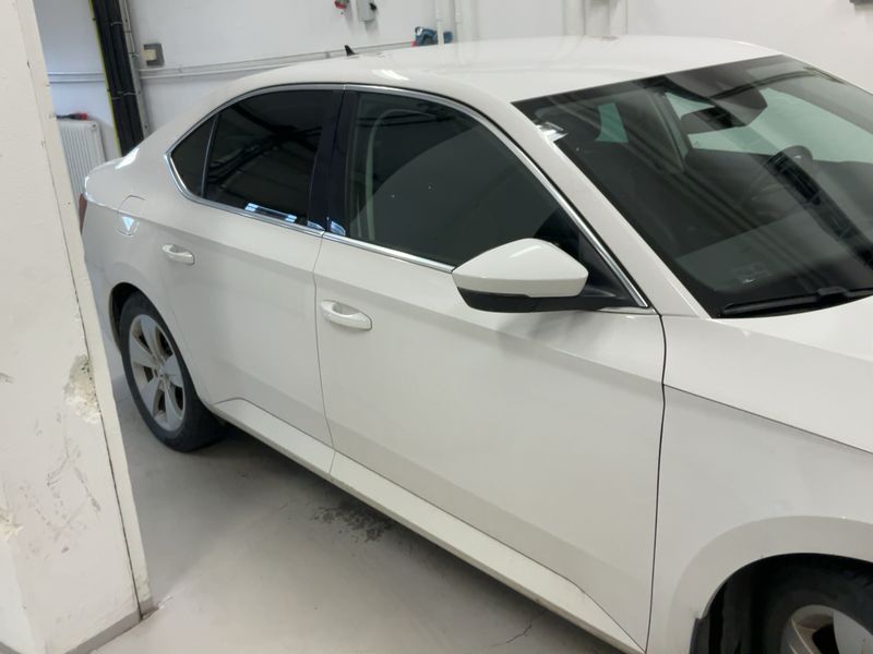 Skoda Superb 2.0 TDI Style 4x4 2016 – снимка 10
