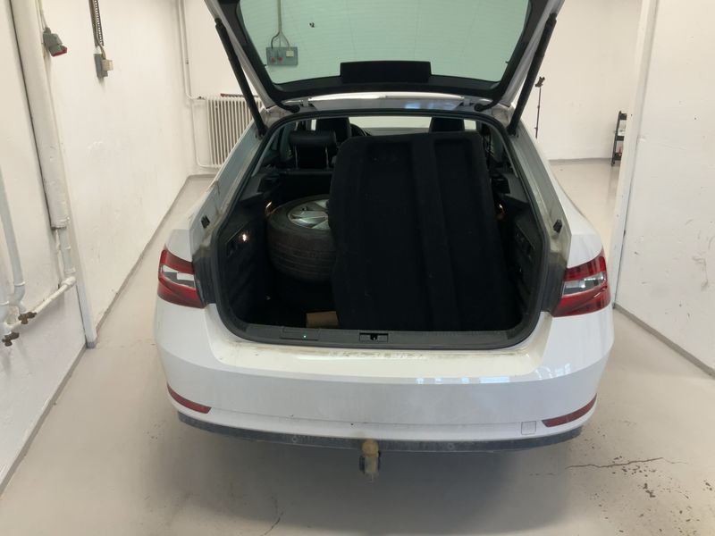 Skoda Superb 2.0 TDI Style 4x4 2016 – снимка 16