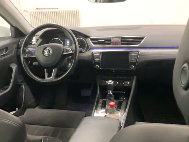 Skoda Superb 2.0 TDI Style 4x4 2016 – снимка 18