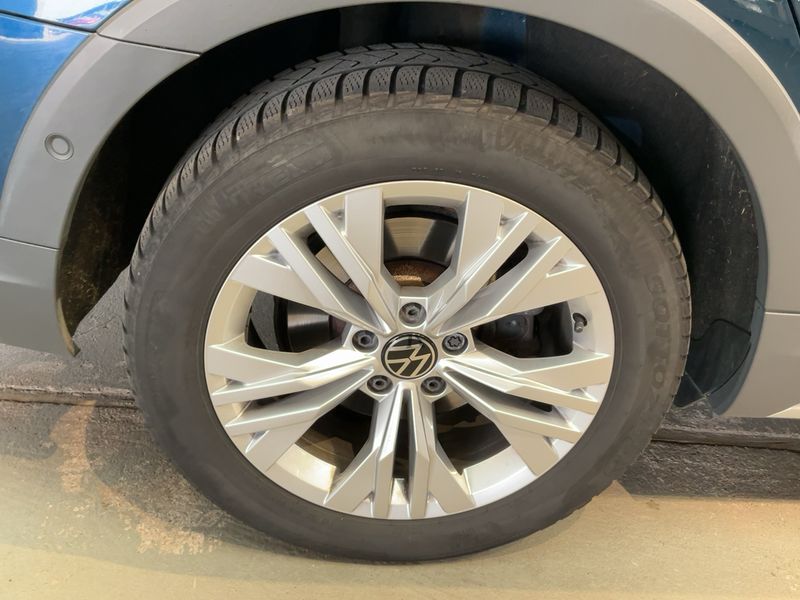 Volkswagen Passat Alltrack 2.0 TDI 4Motion 2022 – снимка 9