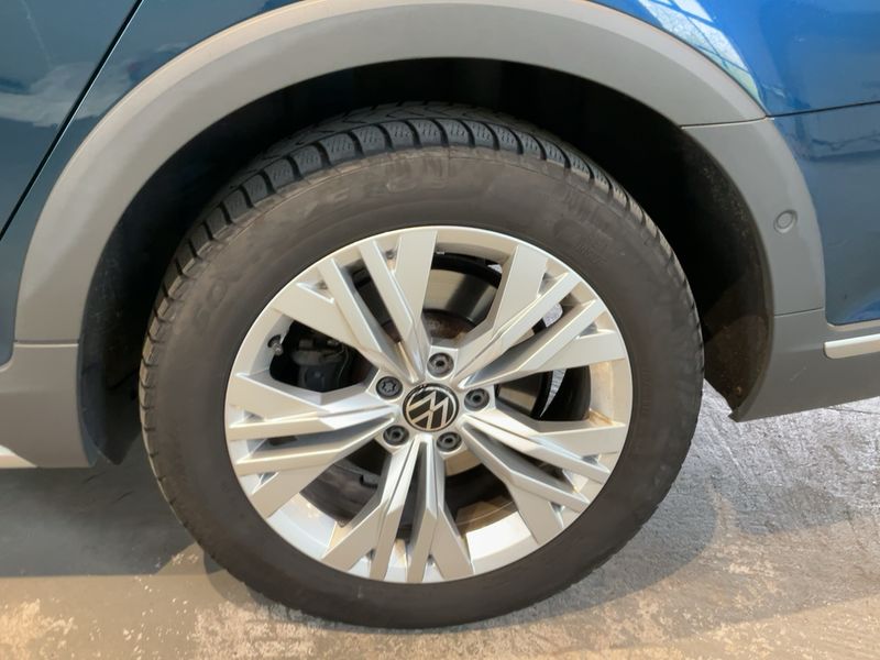 Volkswagen Passat Alltrack 2.0 TDI 4Motion 2022 – снимка 5