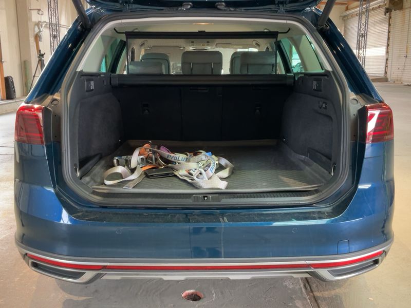 Volkswagen Passat Alltrack 2.0 TDI 4Motion 2022 – снимка 15
