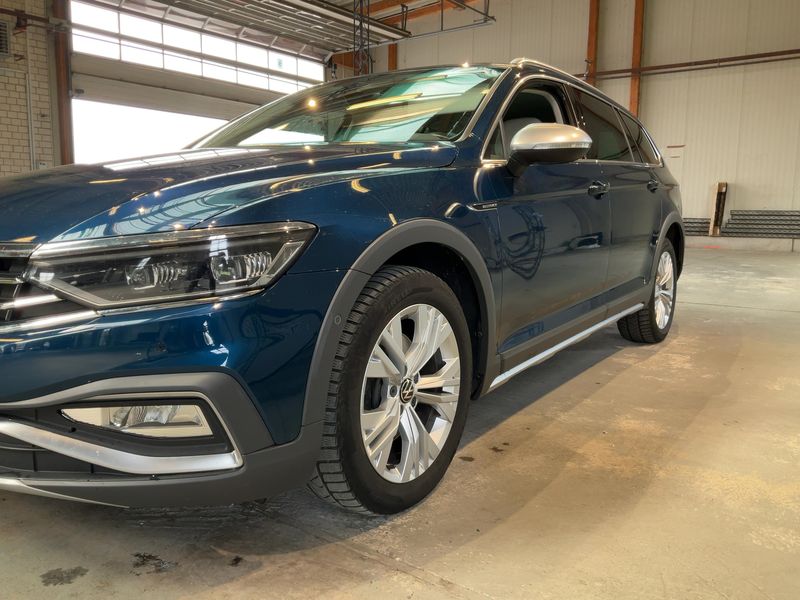 Volkswagen Passat Alltrack 2.0 TDI 4Motion 2022 – снимка 2