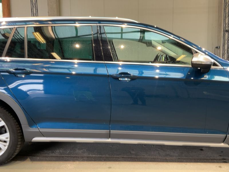 Volkswagen Passat Alltrack 2.0 TDI 4Motion 2022 – снимка 10