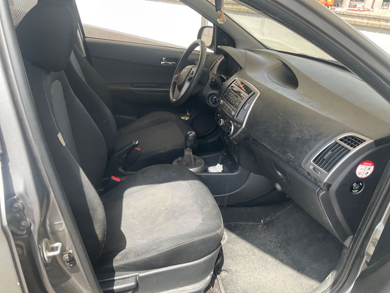 Hyundai i20 1.1 CRDi City S 2013 – снимка 3