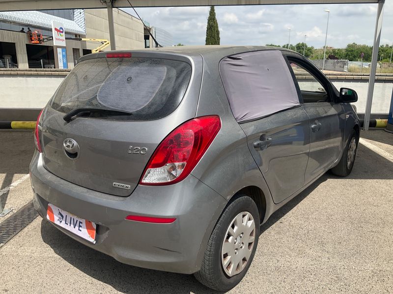 Hyundai i20 1.1 CRDi City S 2013 – снимка 2