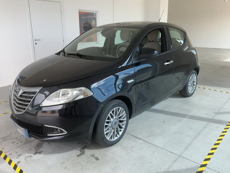 Lancia Ypsilon 1.3 JTD Silver 2013 – снимка 2