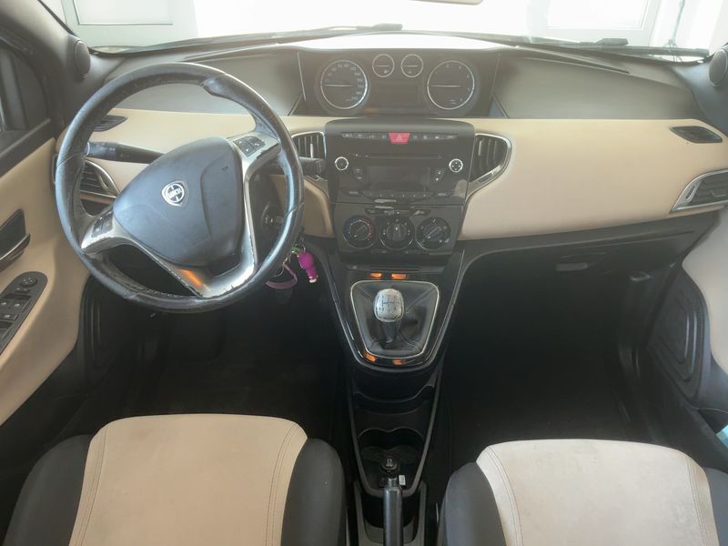 Lancia Ypsilon 1.3 JTD Silver 2013 – снимка 17