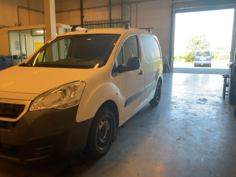 Peugeot Partner 1.6 Blue-HDi L1 Premium 2017 – снимка 2