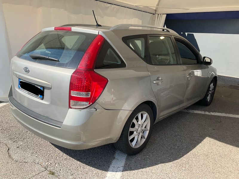 Kia cee'd 1.6 CRDi Vision 2012 – снимка 2